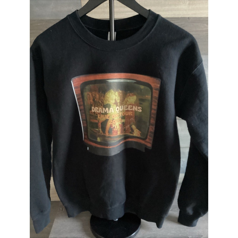 Drama Queens Live On Tour 2022 Graphic Pullover Sweatshirt Small Black Gildan